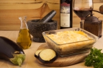 Moussaka met rundergehakt of tofu, met aubergine en aardappel